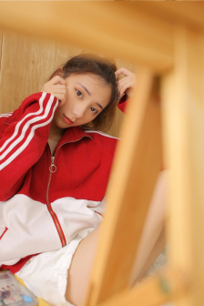 女裙底部从下往上看图片